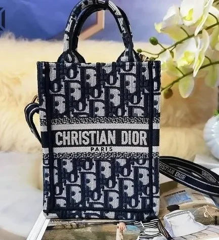 Dior 1:1 Mirror Replica Mini Embroidery Vertical Dior Book Tote 18CM/7.1IN Christian Dior Replica Lady