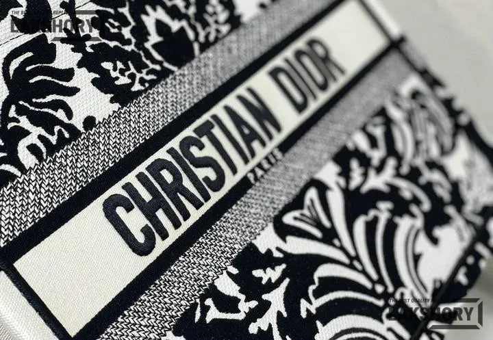 Dior 1:1 Mirror Replica Ornamental Cornely Effect Book Tote Black/White Christian Dior Replica Book Totes Dior 1:1 Mirror Replica Ornamental Cornely Effect Book Tote Black/White Christian Dior Replica Book Totes