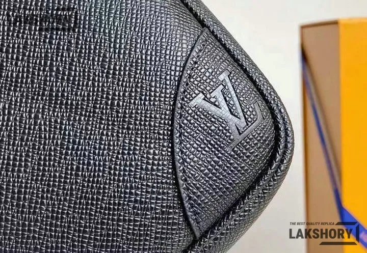 Louis Vuitton 1:1 Mirror Replica Porte-Documents Voyage PM 36.5CM/14.4IN Louis Vuitton Replica Business Bags Louis Vuitton 1:1 Mirror Replica Porte-Documents Voyage PM 36.5CM/14.4IN Louis Vuitton Replica Business Bags