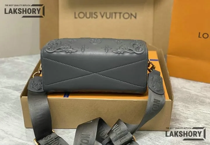 Louis Vuitton 1:1 Mirror Replica Calfskin Debossed Monogram Versailles City Keepall 27CM/10.6IN Louis Vuitton Replica Keepall Louis Vuitton 1:1 Mirror Replica Calfskin Debossed Monogram Versailles City Keepall 27CM/10.6IN Louis Vuitton Replica Keepall