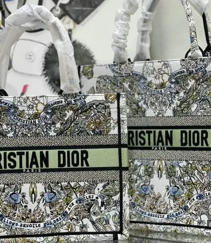 Dior 1:1 Mirror Replica Butterfly Book Tote Around The World Name Susie Green Christian Dior Replica Book Totes