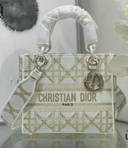 Dior 1:1 Mirror Replica Off White/Gold Tone Medium Lady D-Lite 24CM/9.4IN Christian Dior Replica Lady