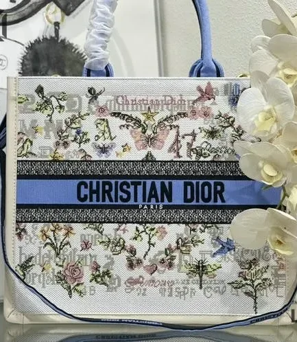 Dior 1:1 Mirror Replica Dioramour Book Tote Latte Amour 1947 Motif & Latte Christian Dior Replica Book Totes
