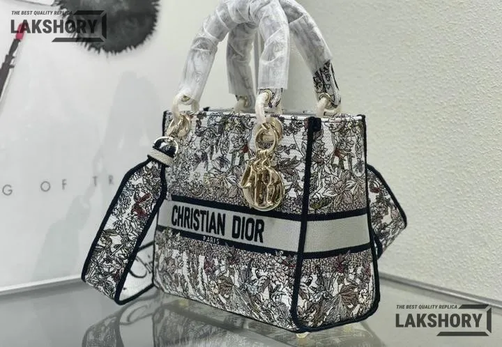Dior 1:1 Mirror Replica Embroidery Canvas Medium Lady D-Lite 24CM/9.4IN Christian Dior Replica Lady Dior 1:1 Mirror Replica Embroidery Canvas Medium Lady D-Lite 24CM/9.4IN Christian Dior Replica Lady