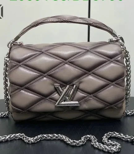 Louis Vuitton 1:1 Mirror Replica Lambskin Malletage GO-14 MM Ecume 23CM/9.1IN Louis Vuitton Replica Twist