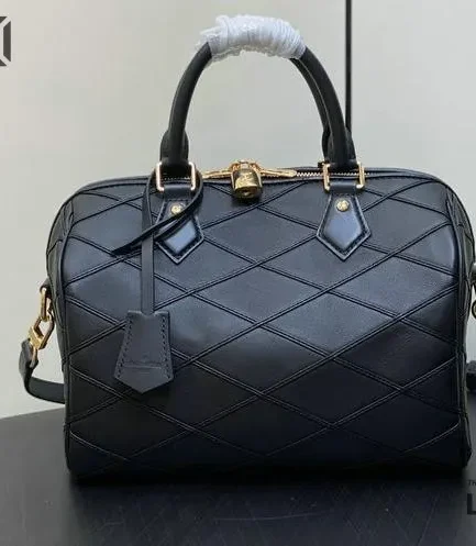Louis Vuitton 1:1 Mirror Replica Lambskin Malletage Speedy Bandouliere 25 Black 25CM/9.8IN Louis Vuitton Replica Speedy