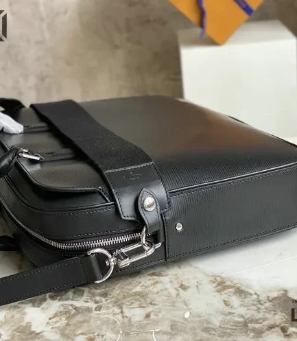 Louis Vuitton 1:1 Mirror Replica Alexander Epi Briefcase Black 41CM/16.1IN Louis Vuitton Replica Business Bags