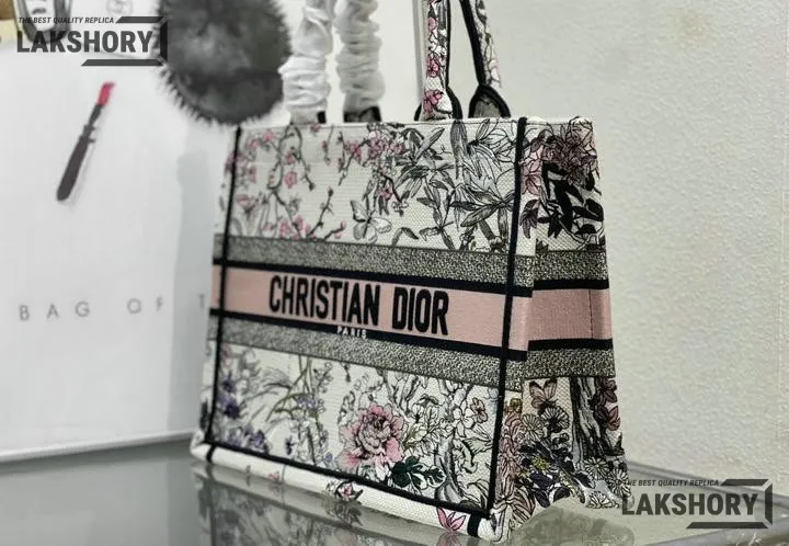 Dior 1:1 Mirror Replica Book Tote Multicolor Saisons Printemps-Été Embroidery Christian Dior Replica Book Totes Dior 1:1 Mirror Replica Book Tote Multicolor Saisons Printemps-Été Embroidery Christian Dior Replica Book Totes