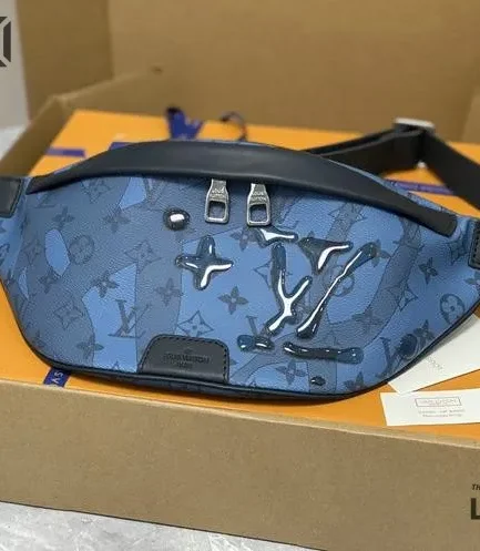 Louis Vuitton 1:1 Mirror Replica Discovery Bumbag Abyss Blue 44CM/17.3IN Louis Vuitton Replica Bumbag