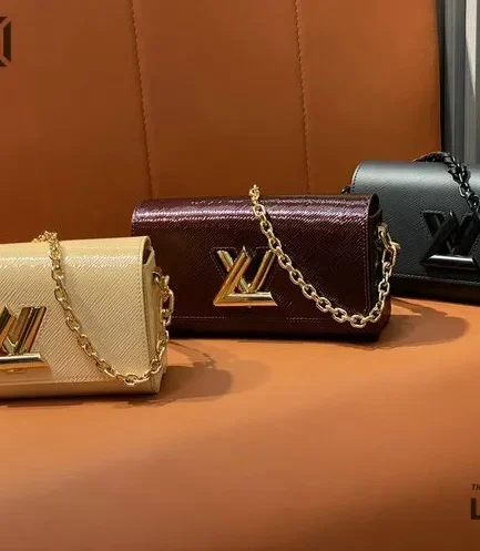 Louis Vuitton 1:1 Mirror Replica Epi Leather Twist West MM Bag 23.5CM/9.3IN Louis Vuitton Replica Twist