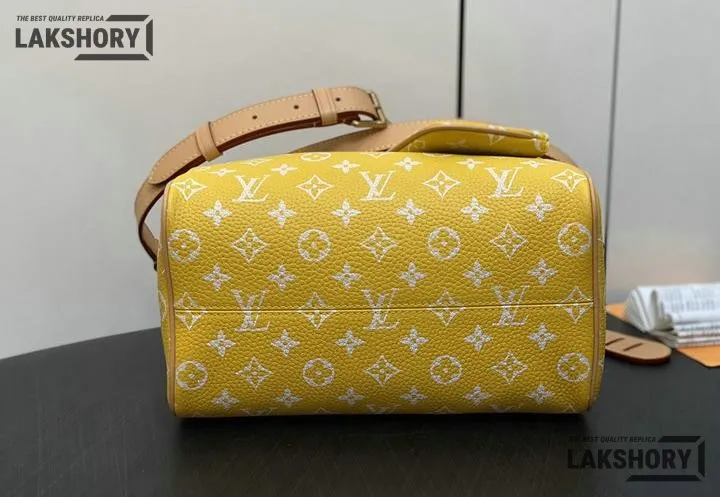 Louis Vuitton 1:1 Mirror Replica Monogram Speedy P9 Bandouliere 25 Runway 25CM/9.8IN Louis Vuitton Replica Speedy Louis Vuitton 1:1 Mirror Replica Monogram Speedy P9 Bandouliere 25 Runway 25CM/9.8IN Louis Vuitton Replica Speedy