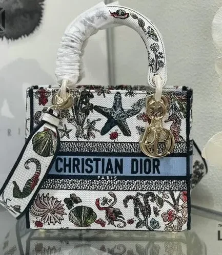 Dior 1:1 Mirror Replica White Raffia Cabinet de Curiosités Lady D-Lite 24CM/9.4IN Christian Dior Replica Lady