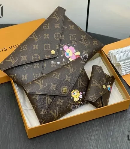 Louis Vuitton 1:1 Mirror Replica Christmas Animation Medium Kirigami Pochette 11.5CM/4.5IN Louis Vuitton Replica Pochette Accessories