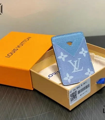 Louis Vuitton 1:1 Mirror Replica Porte-Cartes Magnet Taigarama 6.5CM/2.6IN Louis Vuitton Replica Wallets