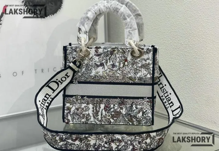 Dior 1:1 Mirror Replica Embroidery Canvas Medium Lady D-Lite 24CM/9.4IN Christian Dior Replica Lady Dior 1:1 Mirror Replica Embroidery Canvas Medium Lady D-Lite 24CM/9.4IN Christian Dior Replica Lady