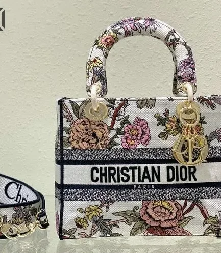Dior 1:1 Mirror Replica Embroidered Jardin Botanique Lady D-Lite 24CM/9.4IN Christian Dior Replica Lady