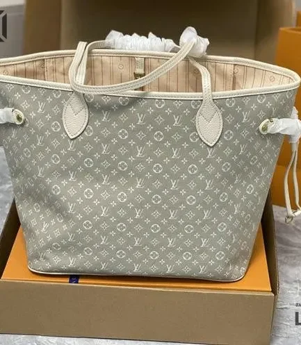 Louis Vuitton 1:1 Mirror Replica Monogram Idylle Neverfull MM 32CM/12.6IN Louis Vuitton Replica Neverfull