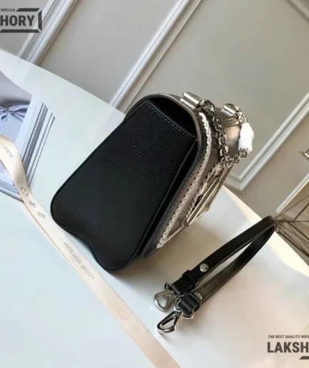 Louis Vuitton 1:1 Mirror Replica Epi Whipstitch Heart Twist MM Shoulder Bag 23CM/9.1IN Louis Vuitton Replica Twist