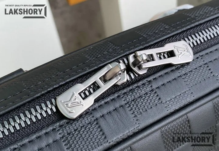 Louis Vuitton 1:1 Mirror Replica Damier Infini Porte-Documents Voyage GM Onyx 41CM/16.1IN Louis Vuitton Replica Business Bags Louis Vuitton 1:1 Mirror Replica Damier Infini Porte-Documents Voyage GM Onyx 41CM/16.1IN Louis Vuitton Replica Business Bags