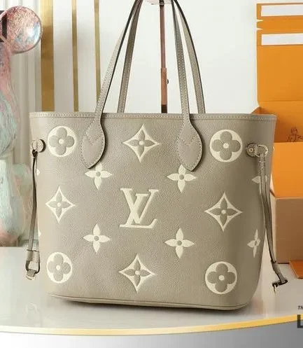 Louis Vuitton 1:1 Mirror Replica Empreinte Monogram Neverfull MM Khaki Cream 31CM/12.2IN Louis Vuitton Replica Neverfull