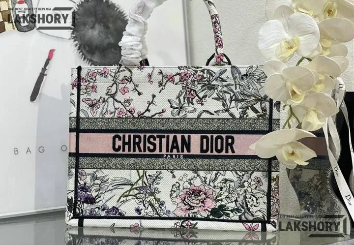 Dior 1:1 Mirror Replica Book Tote Multicolor Saisons Printemps-Été Embroidery Christian Dior Replica Book Totes Dior 1:1 Mirror Replica Book Tote Multicolor Saisons Printemps-Été Embroidery Christian Dior Replica Book Totes