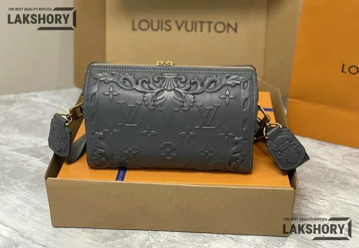 Louis Vuitton 1:1 Mirror Replica Calfskin Debossed Monogram Versailles City Keepall 27CM/10.6IN Louis Vuitton Replica Keepall Louis Vuitton 1:1 Mirror Replica Calfskin Debossed Monogram Versailles City Keepall 27CM/10.6IN Louis Vuitton Replica Keepall