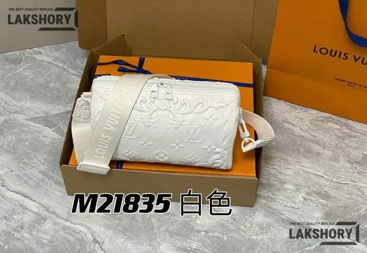 Louis Vuitton 1:1 Mirror Replica Calfskin Debossed Monogram Versailles City Keepall 27CM/10.6IN Louis Vuitton Replica Keepall Louis Vuitton 1:1 Mirror Replica Calfskin Debossed Monogram Versailles City Keepall 27CM/10.6IN Louis Vuitton Replica Keepall