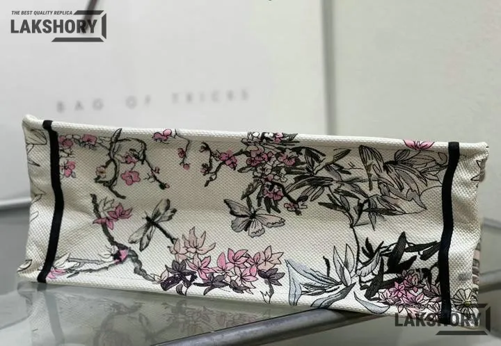 Dior 1:1 Mirror Replica Book Tote Multicolor Saisons Printemps-Été Embroidery Christian Dior Replica Book Totes Dior 1:1 Mirror Replica Book Tote Multicolor Saisons Printemps-Été Embroidery Christian Dior Replica Book Totes