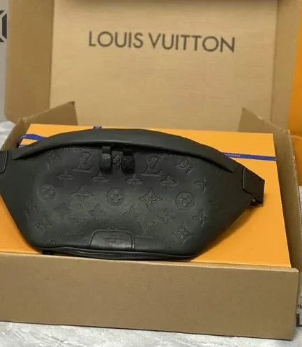 Louis Vuitton 1:1 Mirror Replica Calfskin Monogram Shadow Discovery Bumbag Black 44CM/17.3IN Louis Vuitton Replica Bumbag