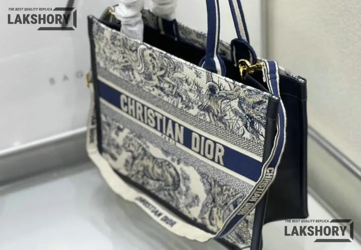 Dior 1:1 Mirror Replica Ecru & Blue Toile de Jouy Embroidery Book Tote Christian Dior Replica Book Totes Dior 1:1 Mirror Replica Ecru & Blue Toile de Jouy Embroidery Book Tote Christian Dior Replica Book Totes