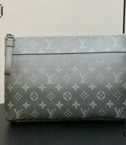 Louis Vuitton 1:1 Mirror Replica Pochette Voyage Souple 32CM/12.6IN Louis Vuitton Replica Pochette Accessories