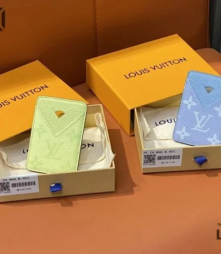 Louis Vuitton 1:1 Mirror Replica Porte-Cartes Magnet Taigarama 6.5CM/2.6IN Louis Vuitton Replica Wallets