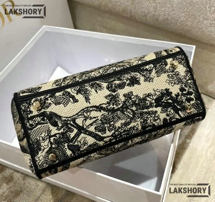 Dior 1:1 Mirror Replica Beige Toile de Jouy Embroidered Lady D-Lite 24CM/9.4IN Christian Dior Replica Lady Dior 1:1 Mirror Replica Beige Toile de Jouy Embroidered Lady D-Lite 24CM/9.4IN Christian Dior Replica Lady
