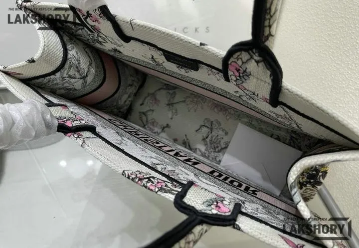 Dior 1:1 Mirror Replica Book Tote Multicolor Saisons Printemps-Été Embroidery Christian Dior Replica Book Totes Dior 1:1 Mirror Replica Book Tote Multicolor Saisons Printemps-Été Embroidery Christian Dior Replica Book Totes