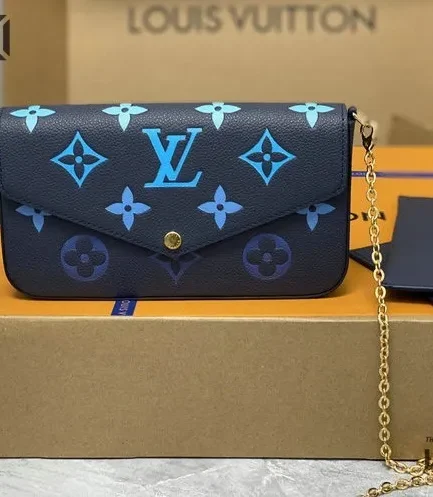 Louis Vuitton 1:1 Mirror Replica Felicie Pochette Monogram Gradient Blue 21CM/8.3IN Louis Vuitton Replica Pochette Accessories