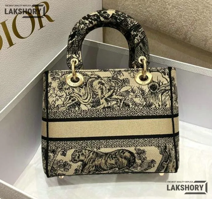 Dior 1:1 Mirror Replica Beige Toile de Jouy Embroidered Lady D-Lite 24CM/9.4IN Christian Dior Replica Lady Dior 1:1 Mirror Replica Beige Toile de Jouy Embroidered Lady D-Lite 24CM/9.4IN Christian Dior Replica Lady