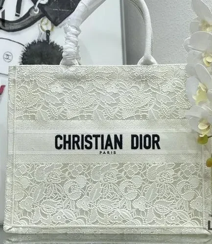 Dior 1:1 Mirror Replica Latte Cabinet D-Lace Book Tote de la Mer Christian Dior Replica Book Totes