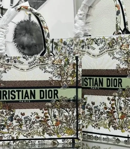 Dior 1:1 Mirror Replica Medium 4 Saisons Hiver Soleil Book Tote Multicolor Christian Dior Replica Book Totes