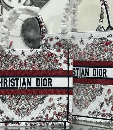 Dior 1:1 Mirror Replica Cœur des Curiosités Dioramour Book Tote Embroidery Christian Dior Replica Book Totes