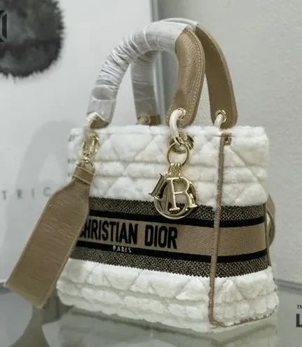 Dior 1:1 Mirror Replica Lady D-Lite Ecru Cannage Shearling 24CM/9.4IN Christian Dior Replica Lady