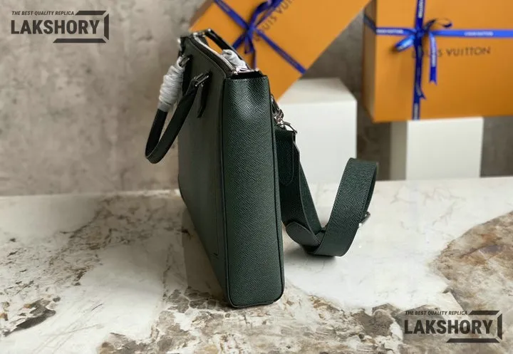 Louis Vuitton 1:1 Mirror Replica Taiga Slim Briefcase Dark Green 40CM/15.7IN Louis Vuitton Replica Business Bags Louis Vuitton 1:1 Mirror Replica Taiga Slim Briefcase Dark Green 40CM/15.7IN Louis Vuitton Replica Business Bags