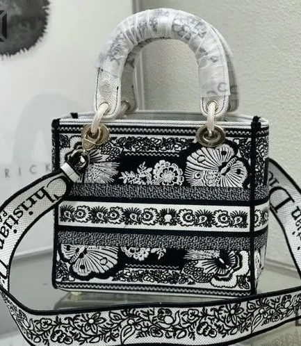 Dior 1:1 Mirror Replica Butterfly Bandana Lady D-Lite Black White 24CM/9.4IN Christian Dior Replica Lady