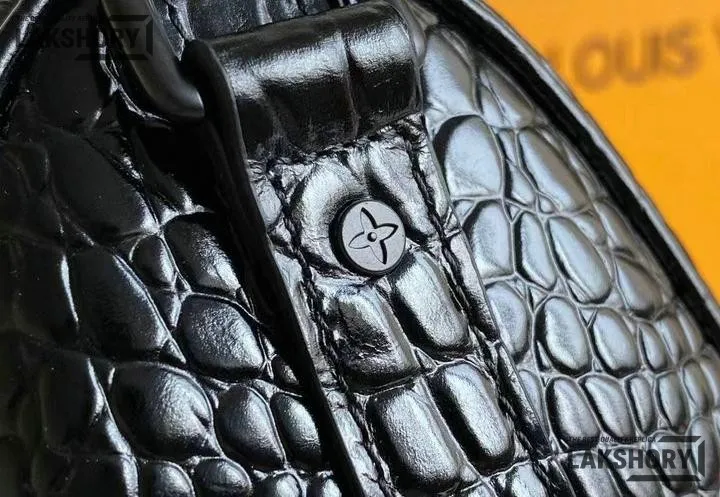 Louis Vuitton 1:1 Mirror Replica Keepall Bandouliere Crocodile XS Sofia Coppola Nile 25CM/9.8IN Louis Vuitton Replica Keepall Louis Vuitton 1:1 Mirror Replica Keepall Bandouliere Crocodile XS Sofia Coppola Nile 25CM/9.8IN Louis Vuitton Replica Keepall
