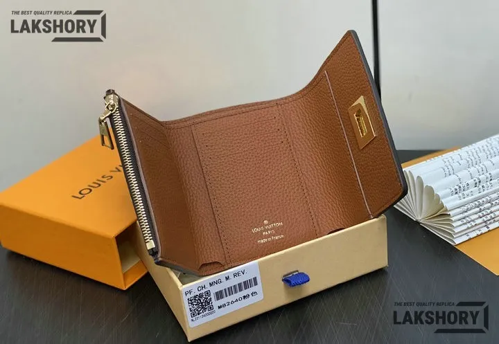 Louis Vuitton 1:1 Mirror Replica Victorine On My Side Wallet High End Leathers 12CM/4.7IN Louis Vuitton Replica Wallets Louis Vuitton 1:1 Mirror Replica Victorine On My Side Wallet High End Leathers 12CM/4.7IN Louis Vuitton Replica Wallets