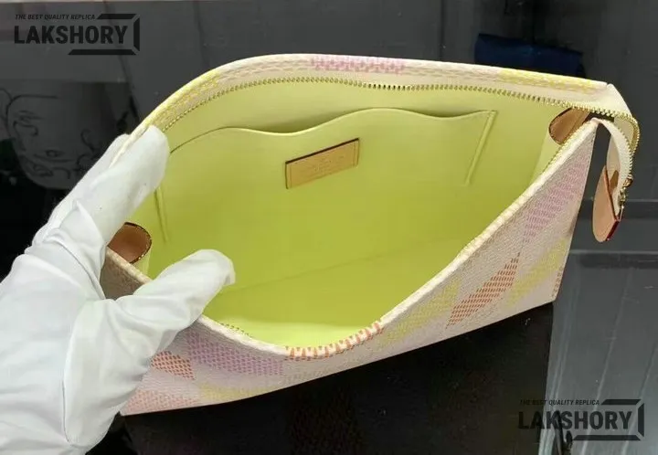 Louis Vuitton 1:1 Mirror Replica Toilet Pouch Peach 25CM/9.8IN Louis Vuitton Replica Wallets Louis Vuitton 1:1 Mirror Replica Toilet Pouch Peach 25CM/9.8IN Louis Vuitton Replica Wallets