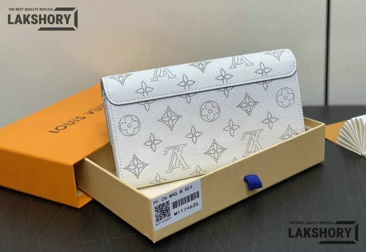 Louis Vuitton 1:1 Mirror Replica Mahina Iris Wallet NM Ivory 19CM/7.5IN Louis Vuitton Replica Wallets Louis Vuitton 1:1 Mirror Replica Mahina Iris Wallet NM Ivory 19CM/7.5IN Louis Vuitton Replica Wallets