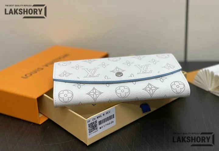 Louis Vuitton 1:1 Mirror Replica Mahina Iris Wallet NM Ivory 19CM/7.5IN Louis Vuitton Replica Wallets Louis Vuitton 1:1 Mirror Replica Mahina Iris Wallet NM Ivory 19CM/7.5IN Louis Vuitton Replica Wallets