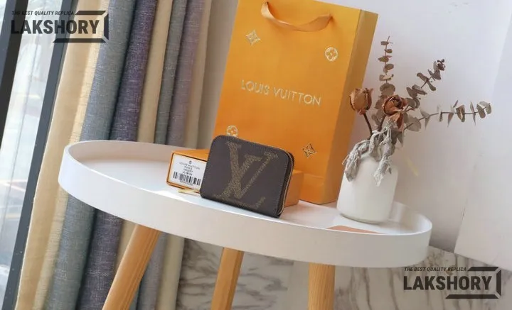 Louis Vuitton 1:1 Mirror Replica Monogram Giant Zippy Coin Purse 11CM/4.3IN Louis Vuitton Replica Wallets Louis Vuitton 1:1 Mirror Replica Monogram Giant Zippy Coin Purse 11CM/4.3IN Louis Vuitton Replica Wallets