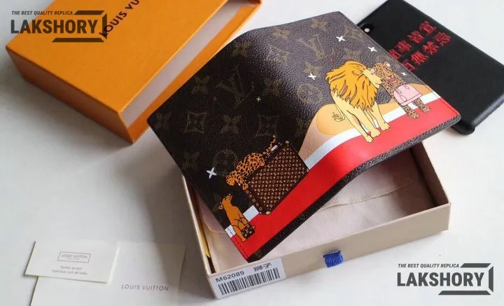 Louis Vuitton 1:1 Mirror Replica Monogram Christmas Animation Passport Cover 10CM/3.9IN Louis Vuitton Replica Wallets Louis Vuitton 1:1 Mirror Replica Monogram Christmas Animation Passport Cover 10CM/3.9IN Louis Vuitton Replica Wallets