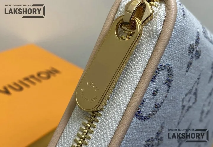 Louis Vuitton 1:1 Mirror Replica Zippy Wallet Mahina Leather White Blue 19.5CM/7.7IN Louis Vuitton Replica Wallets Louis Vuitton 1:1 Mirror Replica Zippy Wallet Mahina Leather White Blue 19.5CM/7.7IN Louis Vuitton Replica Wallets